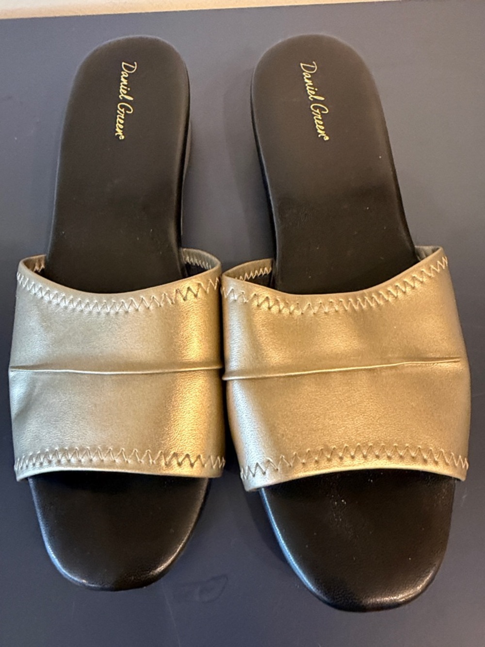 Daniel Green Gold Slides Slippers Size 10N